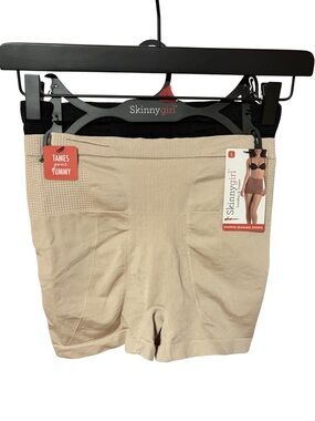 NWT 2-pack Large Tan/Black Shaping Seamless Short, Tummy Control, Butt Lift